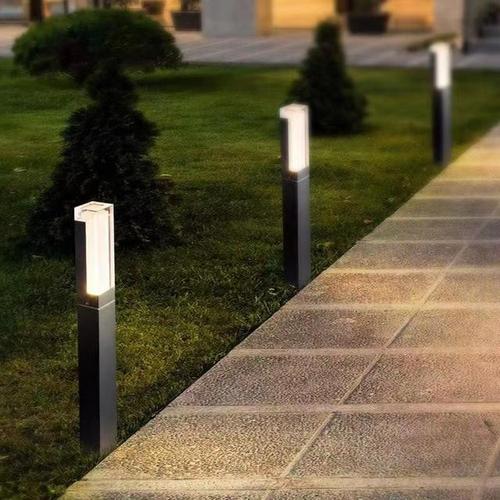 戶外公園或者園林景觀中我們見(jiàn)到的戶外led草坪燈是必不可少的一款